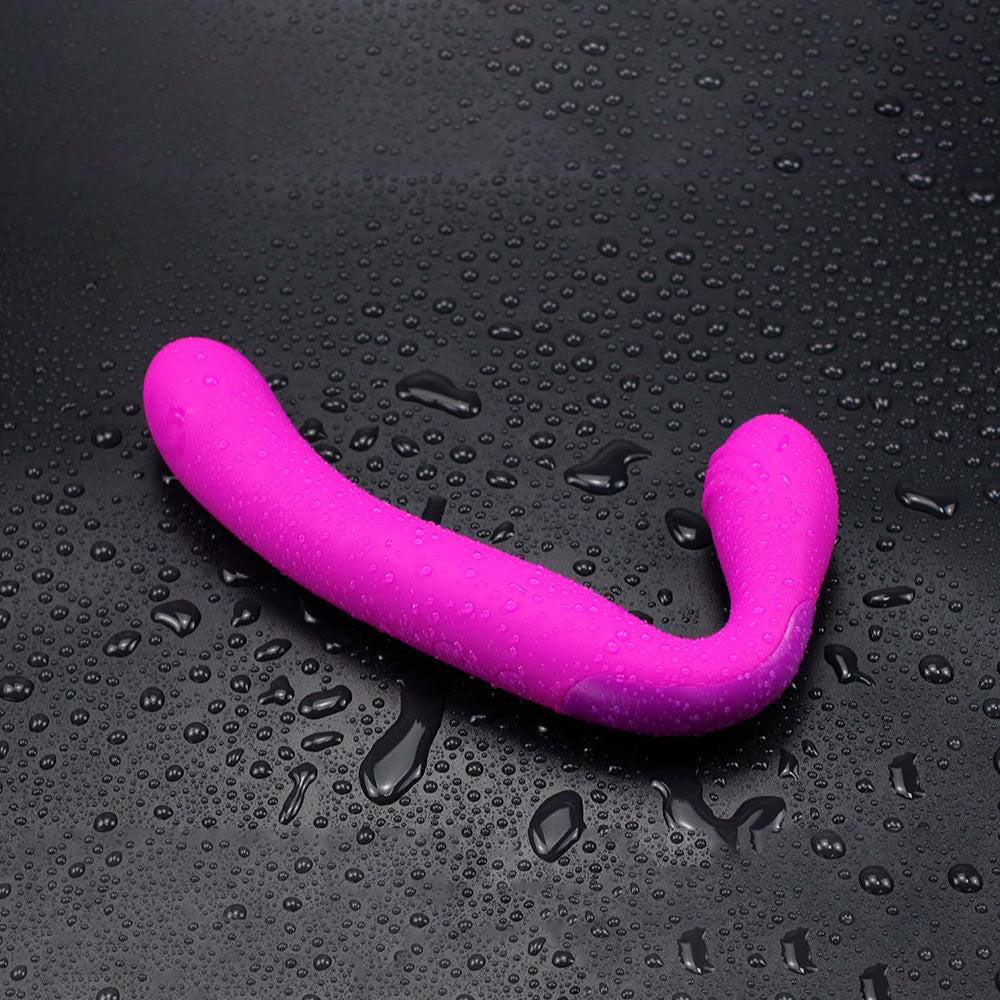 Strapless-Dildo-Vibrator-for-Lesbian-with-water-drops